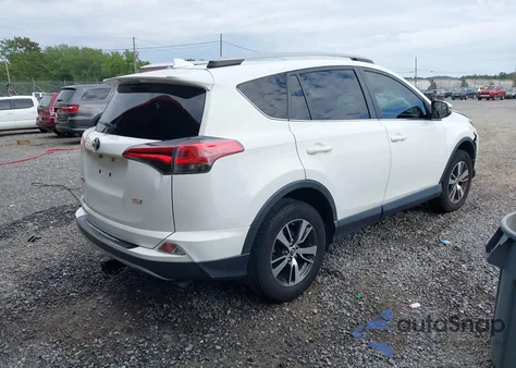2017 Toyota Rav4 Xle z USA, uszkodzony, nr VIN JTMWFREV2HJ130675